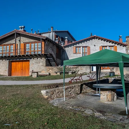 Tubau - - Country house